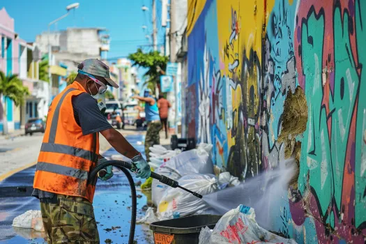 Manejo de Residuos tras la Limpieza de Grafitis con Hidrolavadoras